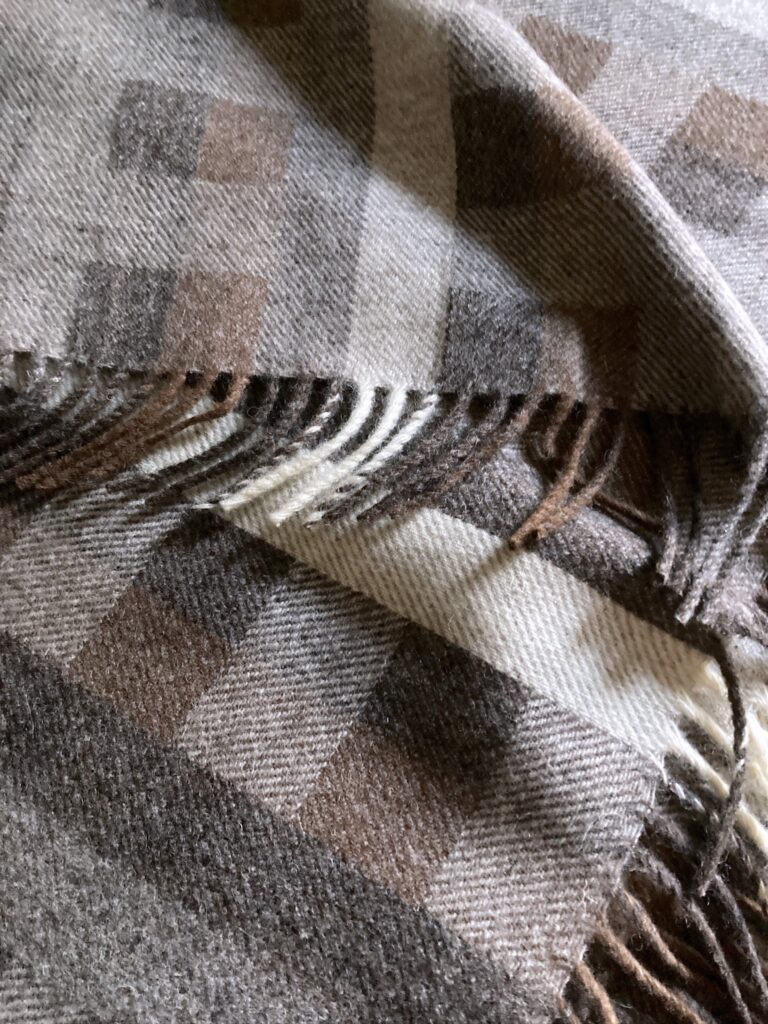 Shetland-Block-throw