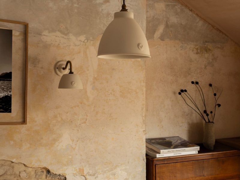003. Lam Lighting