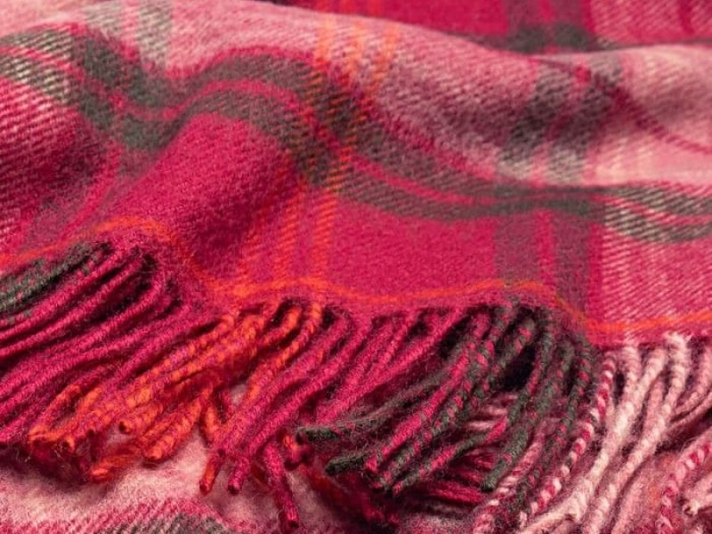 Lochcarron Hunting Rose Tartan Lambswool Blanket Lochcarron Hunting Rose Tartan Lambswool Blanket