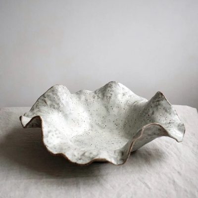 Rosa Petal Bowl in Toasted glaze