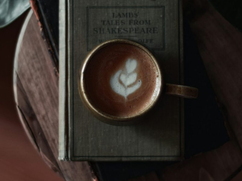 Artisan Hot Chocolate for Autumn Evenings